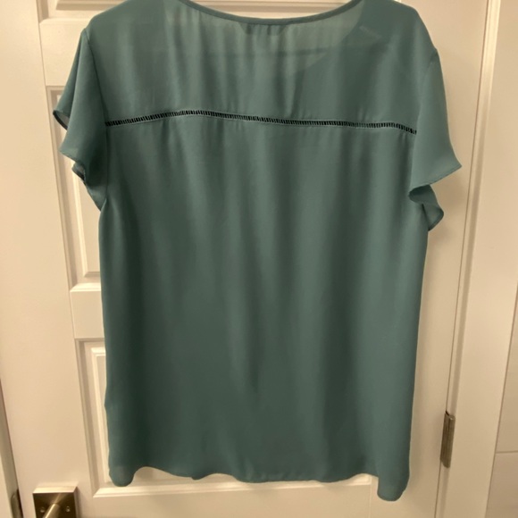 Sage green blouse - Picture 2 of 2